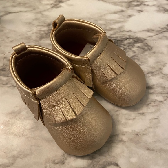 3 for $10! 0-3 month baby gold moccasins - Picture 2 of 5